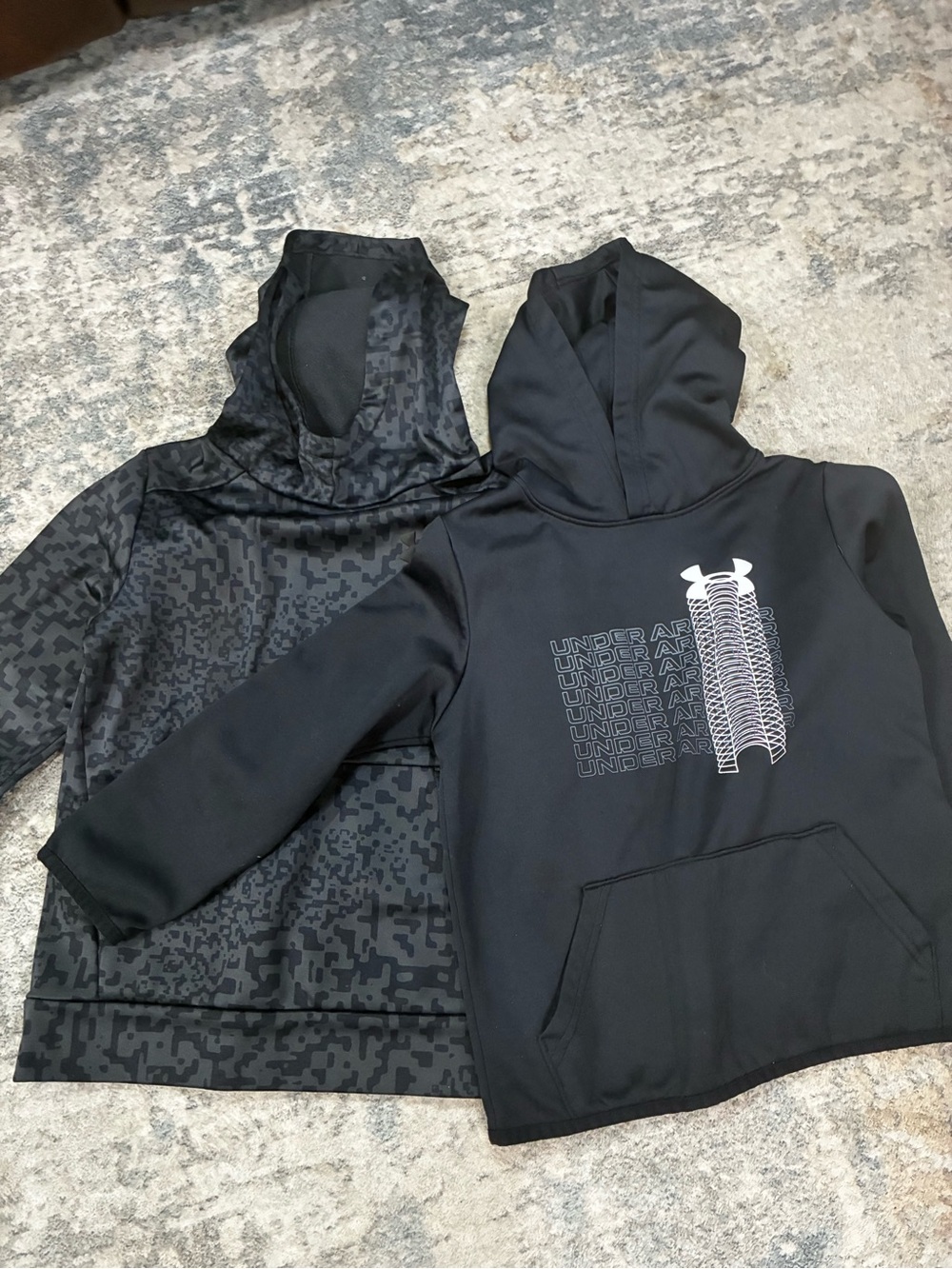 Under Armour Kids Black Hooded Pullover with Graphic- Size Small (6/7)